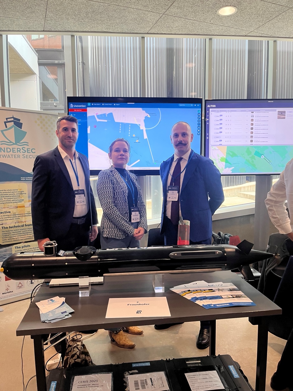 Grupo de pessoas em frente a mesa com computador

O conteúdo gerado por IA pode estar incorreto.